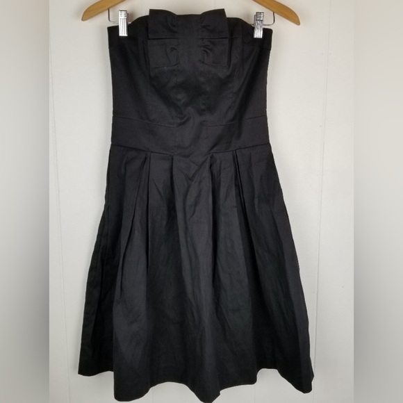 French Connection Dresses & Skirts - Derby 🐎 French Connection little black dress 8
